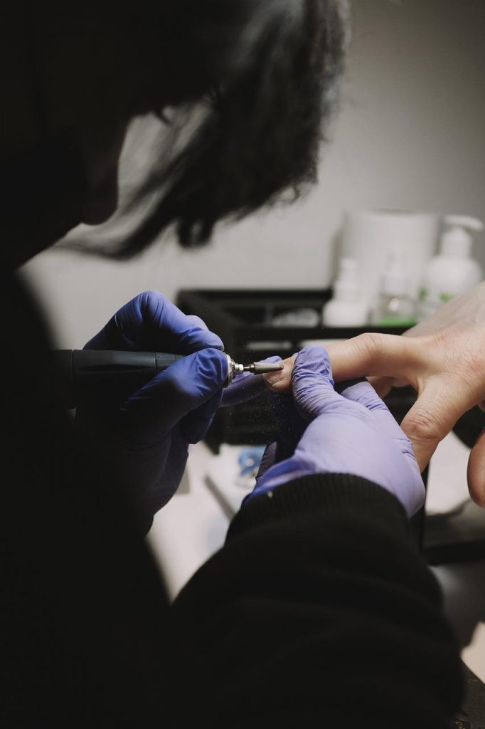 Gids voor het vinden van een professionele nagelstyliste in Eindhoven met tips en aanbevelingen